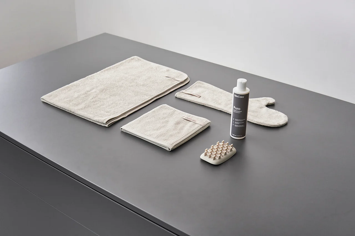 Pelo Dog Brush - MiaCara Innovative Design