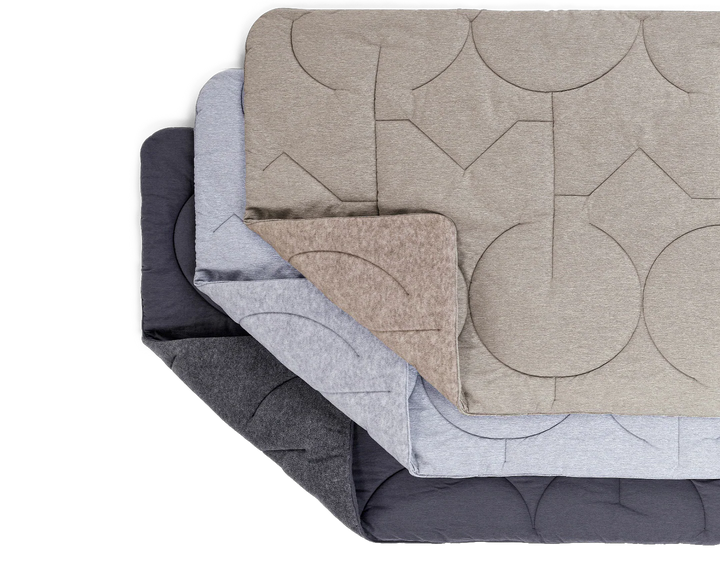 Linea Luxury Quilted Dog Blanket - MiaCara Innovative Design