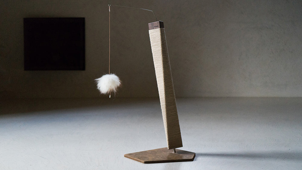 TORRE Innovative Scratching Post for Cat in Wood | Brando Design
